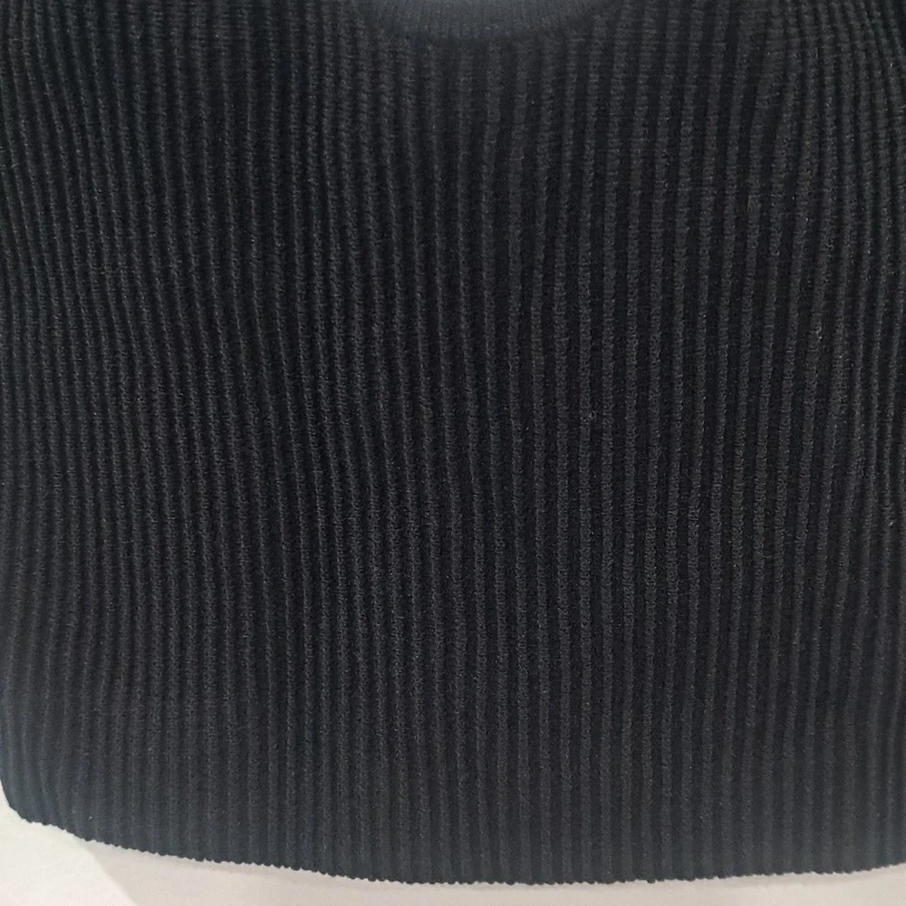 Babaton Black Ribbed Sweetheart Crop Cami with Double Straps - Picture 2 of 5